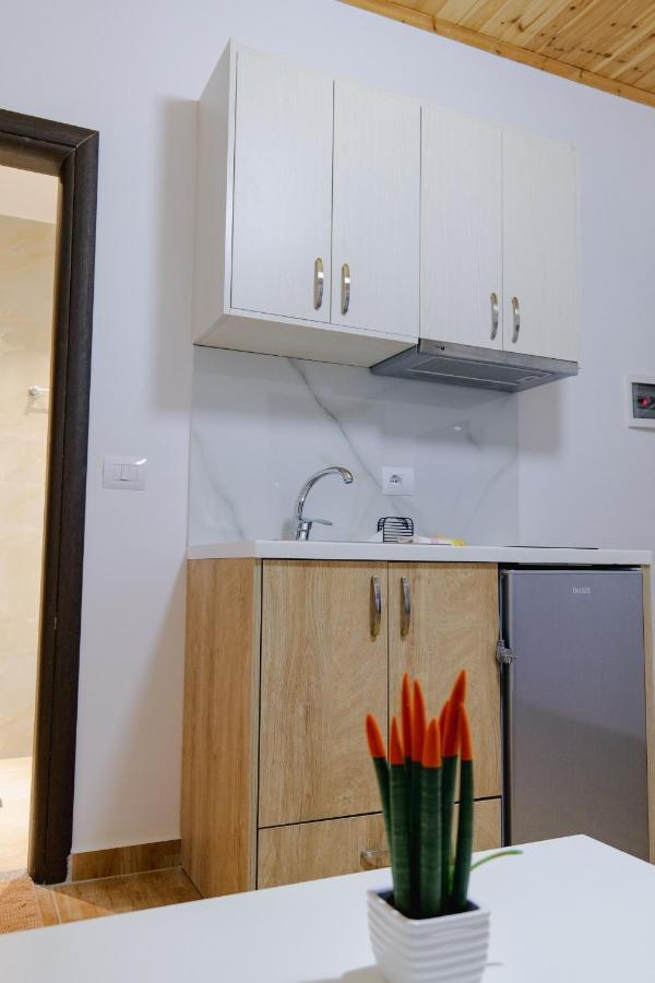 Osmani Rooms Sarandë Exterior foto